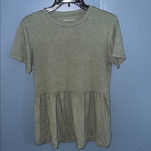 🕊️American Eagle Outfitters Short Sleeve Top•XS•Sage Green